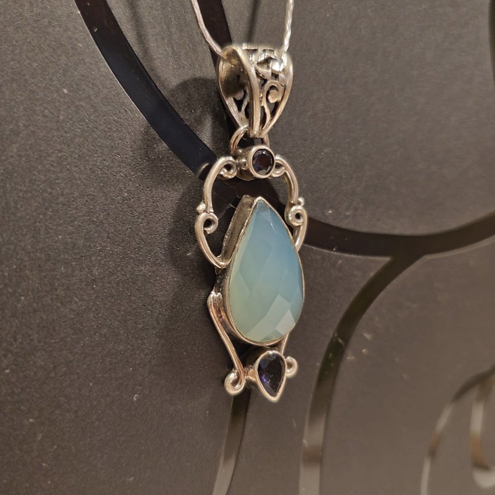 Aqua chalcedony and amethyst sterling silver pendant - Picture 4 of 9